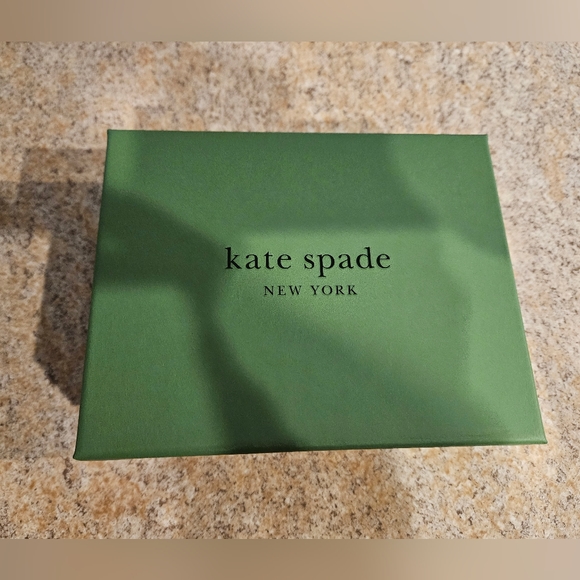 Kate Spade Jewelry Box Cardboard) - Picture 1 of 4